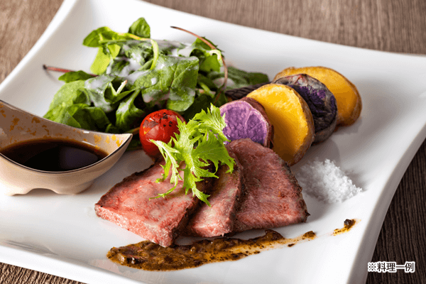北海道の食材、ブランド肉などを使用した料理を提供